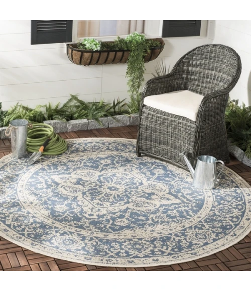 Safavieh Beach House BHS137 Blue / Creme 6'-7" X 6'-7" Round Area Rug