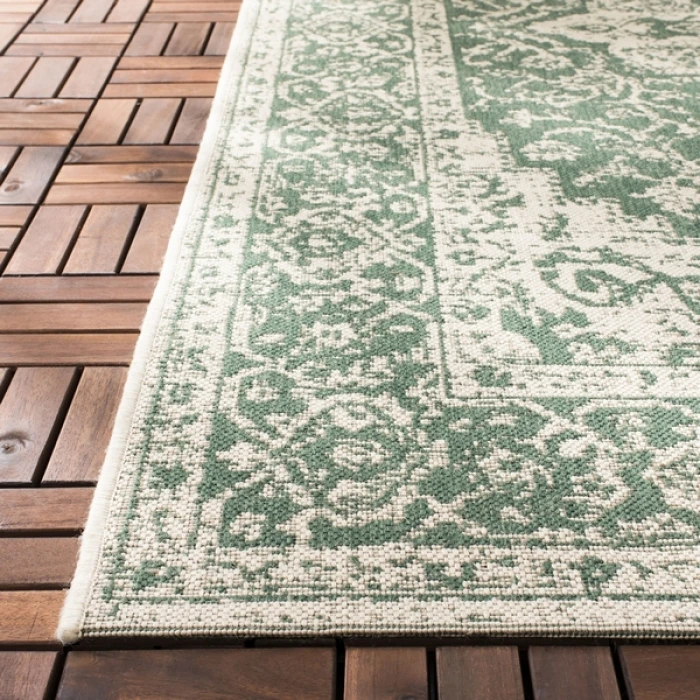 Safavieh Beach House BHS137 Green / Creme 2'-2" X 10' Runner Area Rug