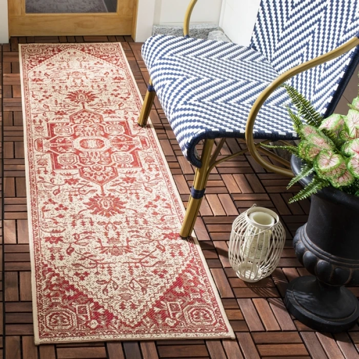 Safavieh Beach House BHS138 Red / Creme 2'-2" X 8' Runner Area Rug