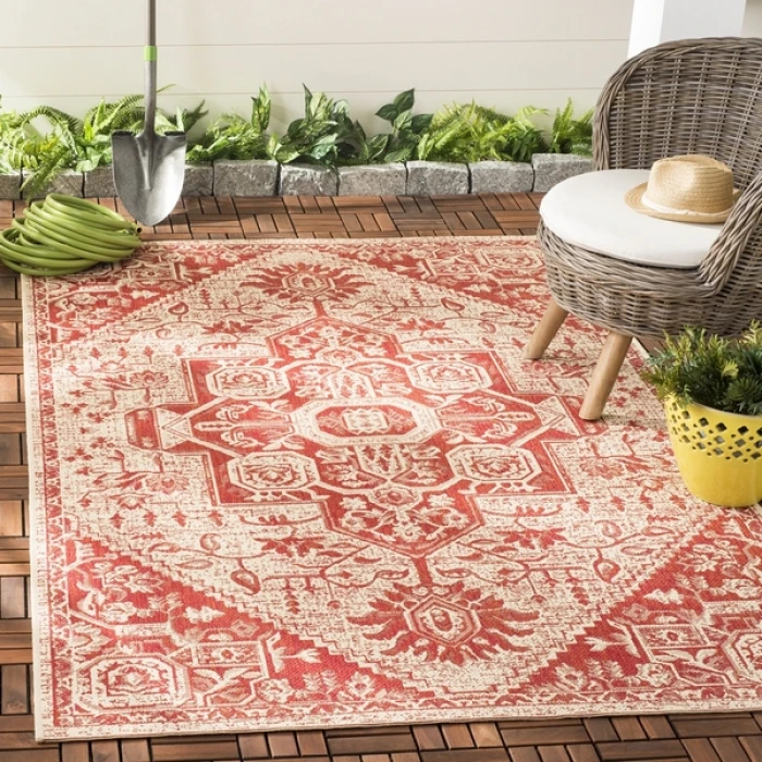 Safavieh Beach House BHS138 Red / Creme 5'-3" X 7'-6" Rectangle Area Rug