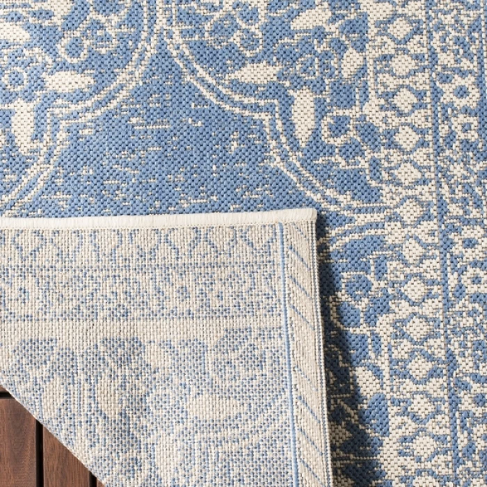 Safavieh Beach House BHS174 Cream / Blue 4' X 6' Rectangle Area Rug