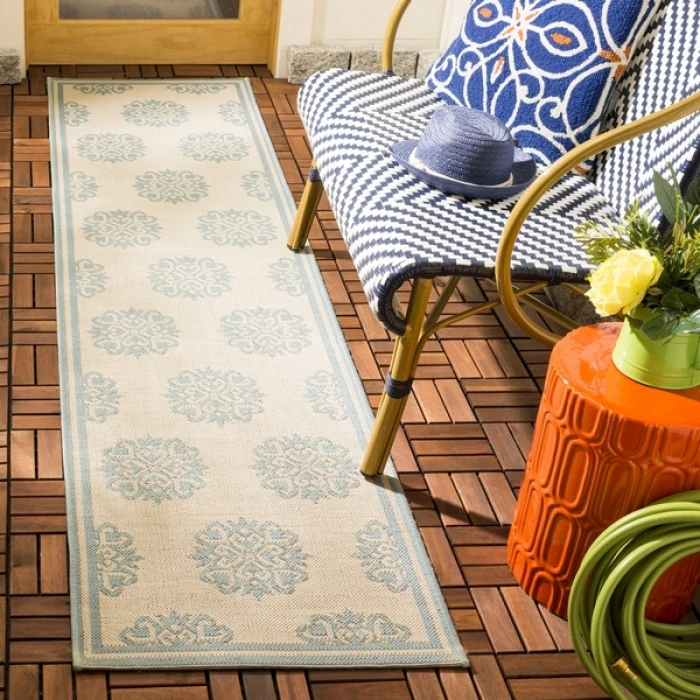 Safavieh Beach House BHS181 Cream / Aqua 2'-2" X 6' Runner Area Rug