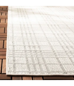 Safavieh Bermuda BMU802 Ivory / Light Grey 6'-7" X 6'-7" Round Area Rug