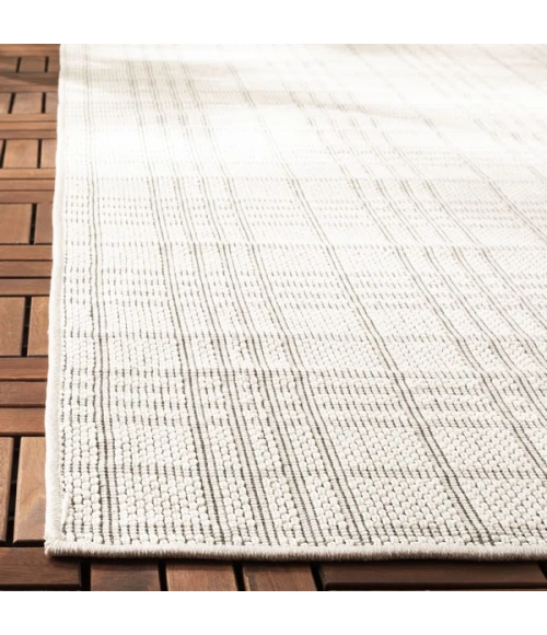 Safavieh Bermuda BMU802 Ivory / Light Grey 6'-7" X 6'-7" Round Area Rug