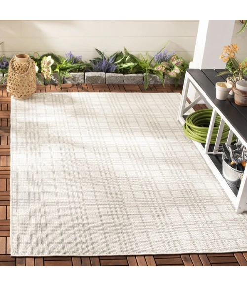 Safavieh Bermuda BMU802 Ivory / Light Grey 6'-7" X 9'-2" Rectangle Area Rug