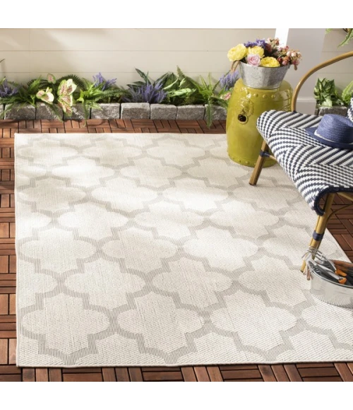 Safavieh Bermuda BMU804 Ivory / Light Grey 6'-7" X 9'-2" Rectangle Area Rug