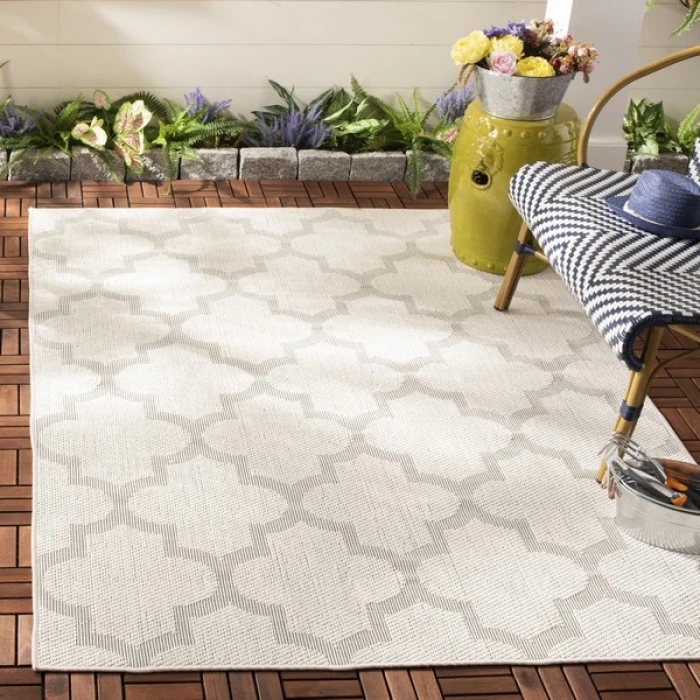 Safavieh Bermuda BMU804 Ivory / Light Grey 4' X 6' Rectangle Area Rug