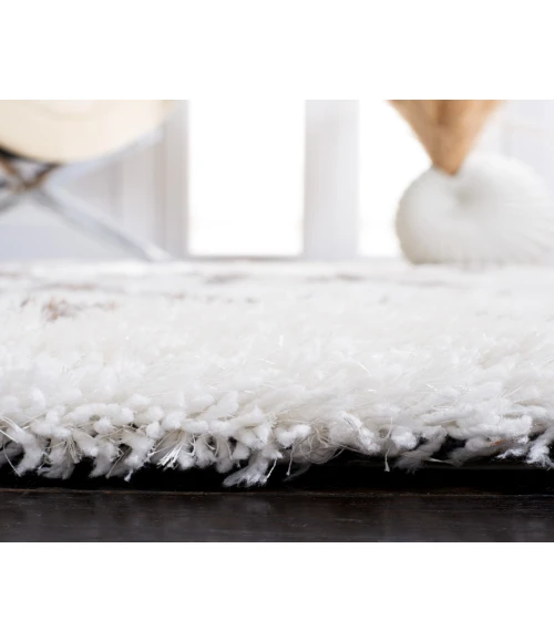 Safavieh Barcelona Shag BSG319 Ivory / Silver 5' X 5' Round Area Rug