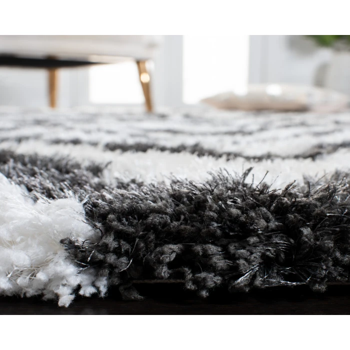 Safavieh Barcelona Shag BSG320 Graphite / Ivory 5' X 5' Round Area Rug