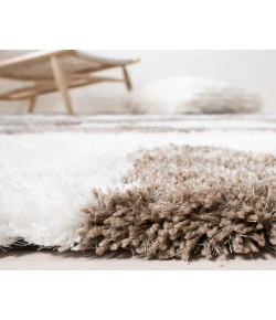 Safavieh Barcelona Shag BSG321 Ivory / Silver 2'-3" X 7' Runner Area Rug