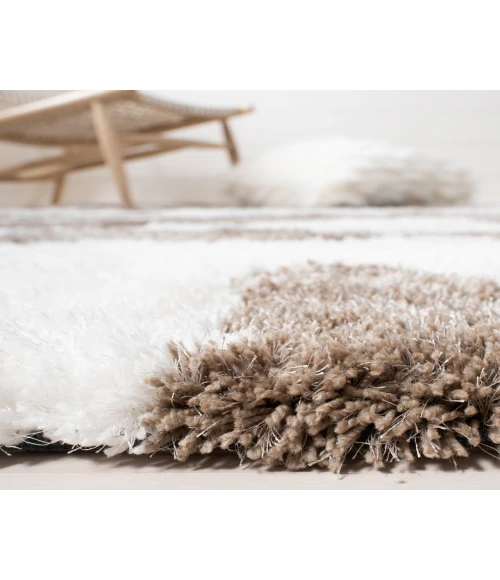 Safavieh Barcelona Shag BSG321 Ivory / Silver 2'-3" X 7' Runner Area Rug