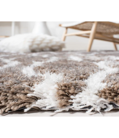 Safavieh Barcelona Shag BSG322 Silver / Ivory 4' X 6' Rectangle Area Rug