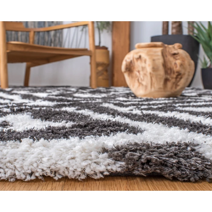 Safavieh Barcelona Shag BSG323 Graphite / Ivory 3' X 5' Rectangle Area Rug