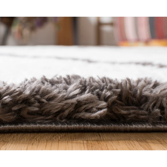 Safavieh Carmella Shag  Cream / Grey CRM222 2 ft. 2 in. X 8 ft. Runner Rug