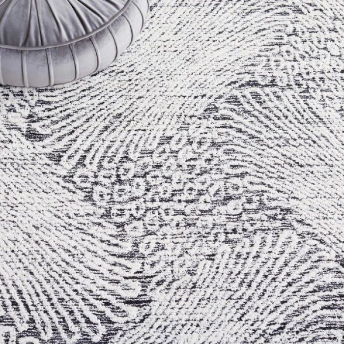 Safavieh Ebony Black / Ivory EBN105 6 ft. X 6 ft. Square Rug