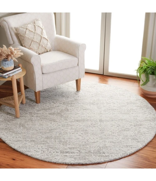 Safavieh Ebony Grey / Ivory EBN112 6 ft. X 6 ft. Round Rug