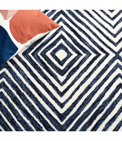 Safavieh Ebony Navy / Ivory EBN150 6 ft. X 9 ft. Rectangle Rug