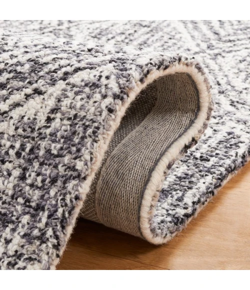 Safavieh Ebony Charcoal / Ivory EBN204 5 ft. X 8 ft. Rectangle Rug