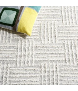 Safavieh Ebony Light Grey / Ivory EBN355 2 ft. 3 in. X 9 ft. Runner Rug