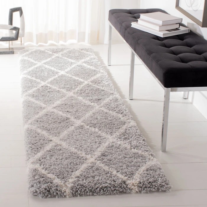 Safavieh Fontana Shag  Grey / Cream FNT815 2 ft. 3 in. X 4 ft. Accent Rug