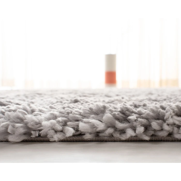 Safavieh Fontana Shag  Grey / Cream FNT815 6 ft. 7 in. X 6 ft. 7 in. Round Rug