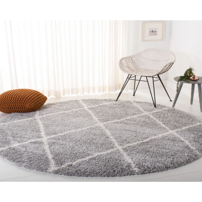 Safavieh Fontana Shag  Grey / Cream FNT815 6 ft. 7 in. X 6 ft. 7 in. Round Rug