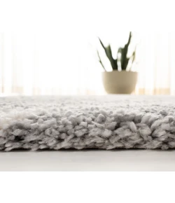 Safavieh Fontana Shag  Grey / Cream FNT821 6 ft. 7 in. X 6 ft. 7 in. Round Rug