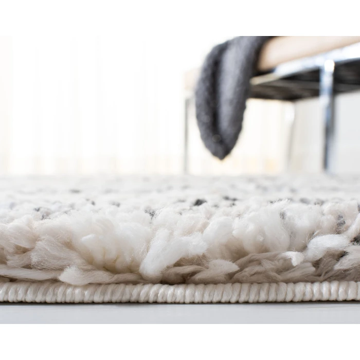 Safavieh Fontana Shag  Ivory / Grey FNT842 5 ft. 3 in. X 7 ft. 6 in. Rectangle Rug