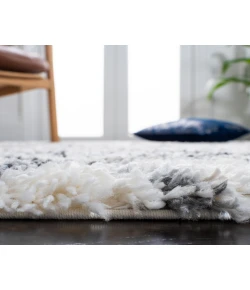 Safavieh Fontana Shag  Ivory / Grey FNT845 3 ft. X 3 ft. Round Rug