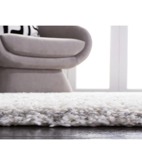 Safavieh Fontana Shag  Ivory / Grey FNT850 6 ft. 7 in. X 9 ft. Rectangle Rug