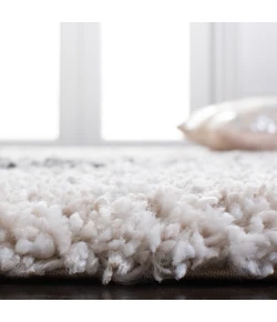 Safavieh Fontana Shag  Ivory / Grey FNT852 3 ft. X 3 ft. Square Rug