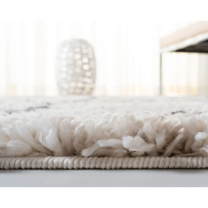Safavieh Fontana Shag  Grey / Ivory FNT868 6 ft. 7 in. X 6 ft. 7 in. Round Rug