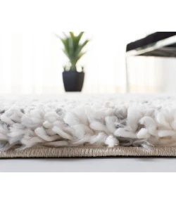 Safavieh Fontana Shag  Grey / Ivory FNT886 5 ft. 3 in. X 7 ft. 6 in. Rectangle Rug