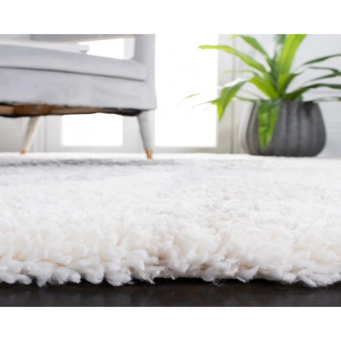 Safavieh Fontana Shag  Grey / Ivory FNT894 6 ft. 7 in. X 9 ft. Rectangle Rug