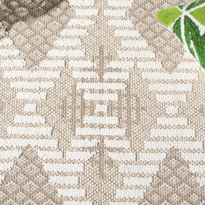 Safavieh Global Beige / Ivory GLB420 6 ft. 7 in. X 6 ft. 7 in. Round Rug