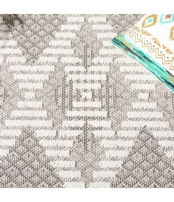 Safavieh Global Grey / Ivory GLB420 9 ft. X 12 ft. Rectangle Rug