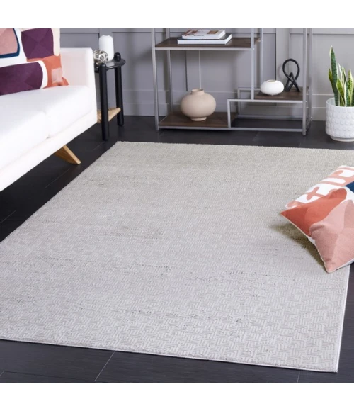 Safavieh Hanna Grey / Ivory HAN110 5 ft. 3 in. X 7 ft. 6 in. Rectangle Rug