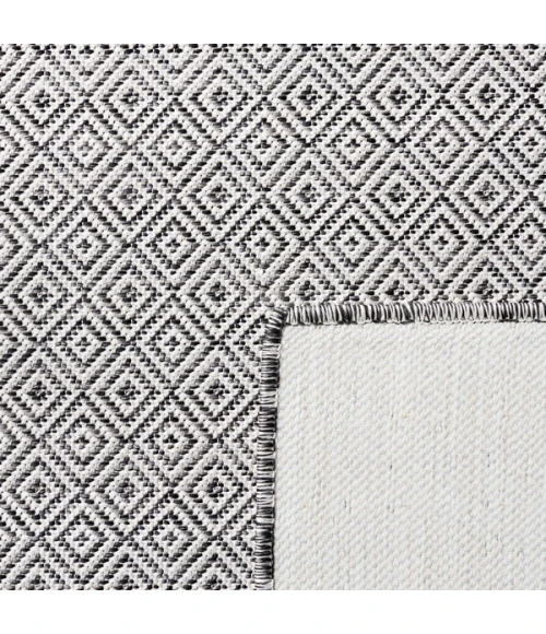 Safavieh Hampton Ivory / Black HTN230 4 ft. X 6 ft. Rectangle Rug