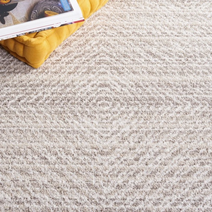 Safavieh Jade  Beige / Ivory JAD101 6 ft. 7 in. X 6 ft. 7 in. Round Rug