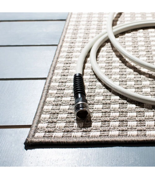 Safavieh Lakeside  Beige / Taupe LAK250 2 ft. 7 in. X 5 ft. Rectangle Rug