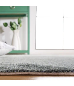 Safavieh Lasa Green LAS104 4 ft. X 4 ft. Square Rug