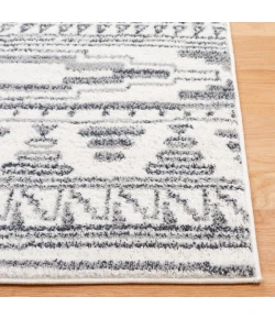 Safavieh Layla Ivory / Grey LAY105 2 ft. 2 in. X 9 ft. Runner Rug