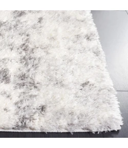 Safavieh Lindsay Shag Ivory / Grey LNS550 5 ft. 3 in. X 7 ft. 6 in. Rectangle Rug