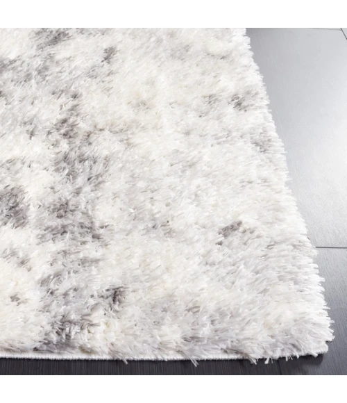 Safavieh Lindsay Shag Ivory / Grey LNS550 5 ft. 3 in. X 7 ft. 6 in. Rectangle Rug