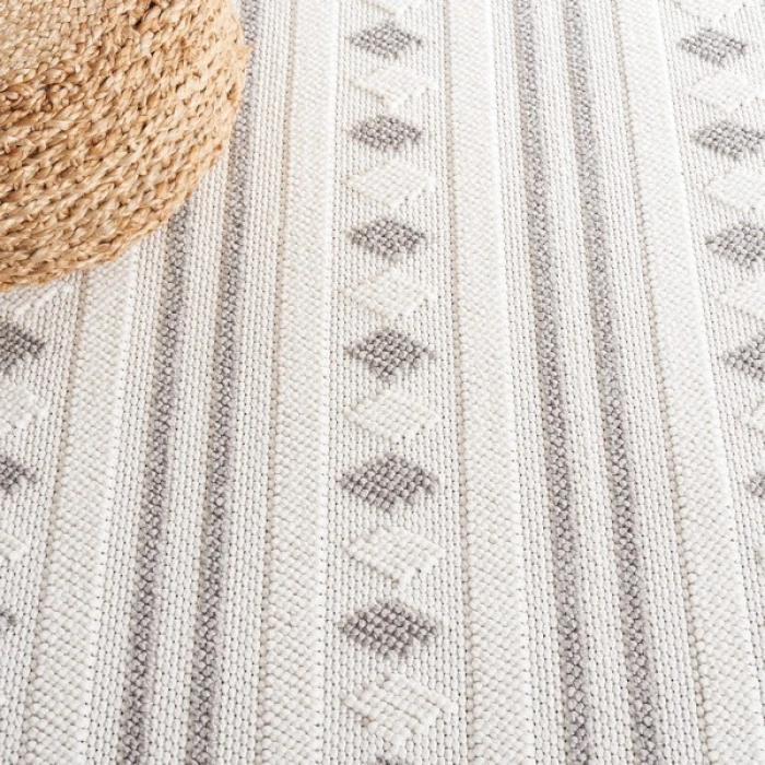 Safavieh Lotus Ivory / Grey LOT104 6 ft. 7 in. X 6 ft. 7 in. Round Rug