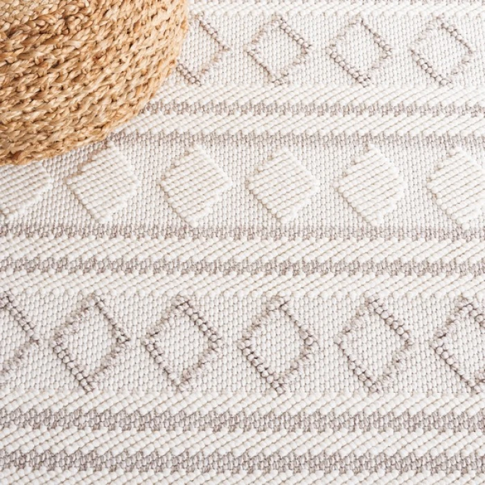 Safavieh Lotus Ivory / Beige LOT108 6 ft. 7 in. X 6 ft. 7 in. Round Rug