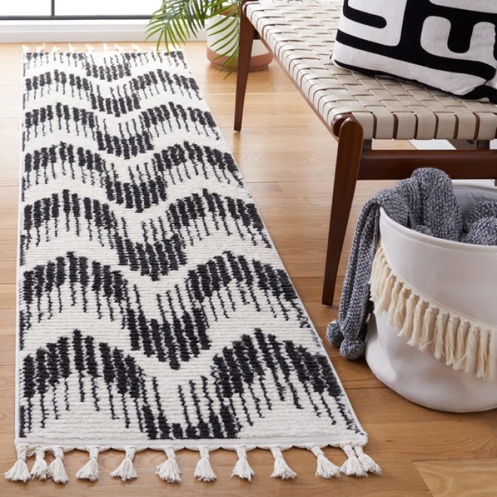 Safavieh Moroccan Tassel Ivory / Black MRT101 2 ft. 2 in. X 9 ft. Runner Rug