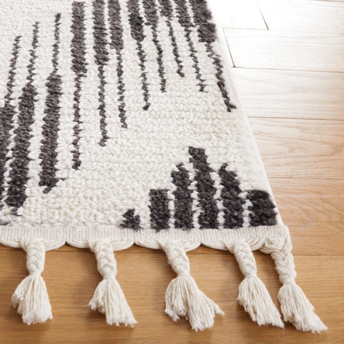 Safavieh Moroccan Tassel Ivory / Black MRT101 2 ft. 2 in. X 9 ft. Runner Rug