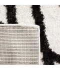 Safavieh Norway Ivory / Black NOR202 2 ft. 2 in. X 10 ft. Runner Rug