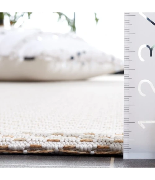 Safavieh Sisal All-Weather Ivory / Natural SAW640 6 ft. 7 in. X 6 ft. 7 in. Round Rug